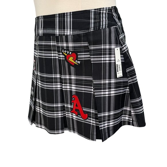 Red Crop Tee & Plaid Pleated Skirt Set XL – Preppy Y2K Grunge Style with Patches - Picture 15 of 16